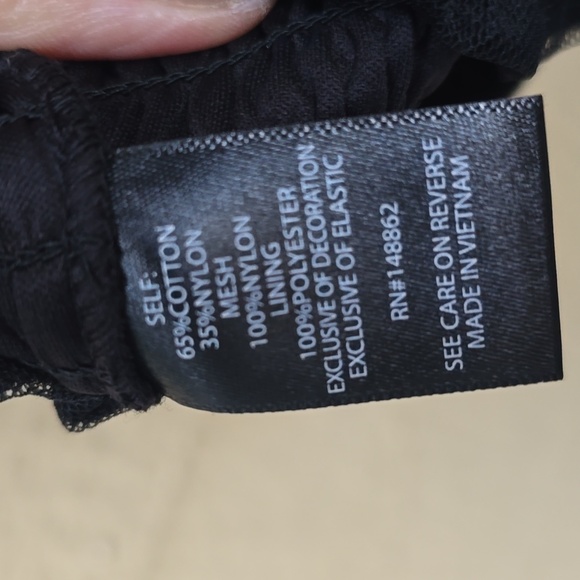 Torrid Black Lace Smocked Crop Top 3x - Picture 9 of 12